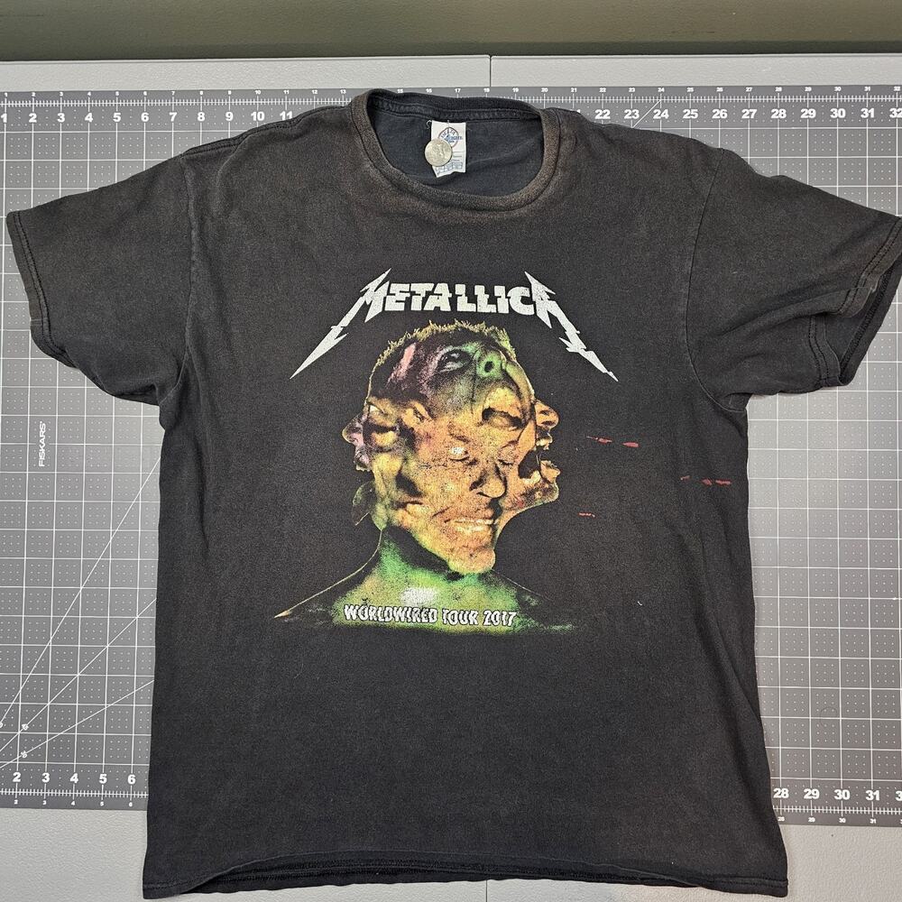 Metallica Tshirt Large Worldwired For 2017 Volbeat Avenged Music Band Concert